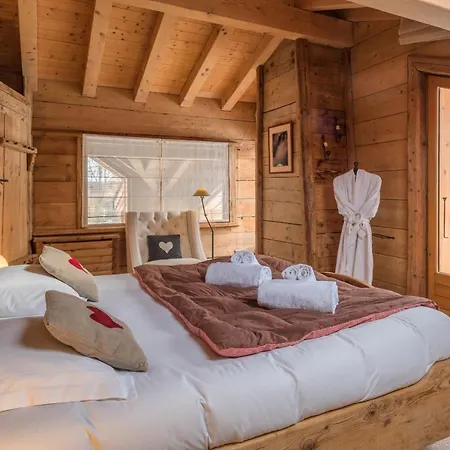 Le Chalet Des Bois 샬레