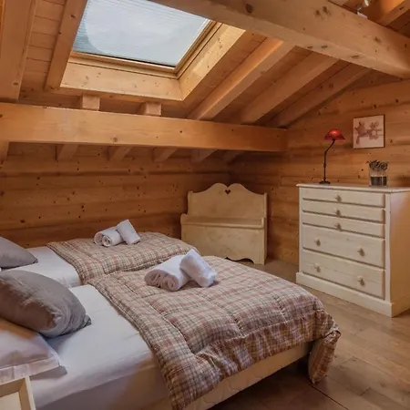 Le Chalet Des Bois 샬레